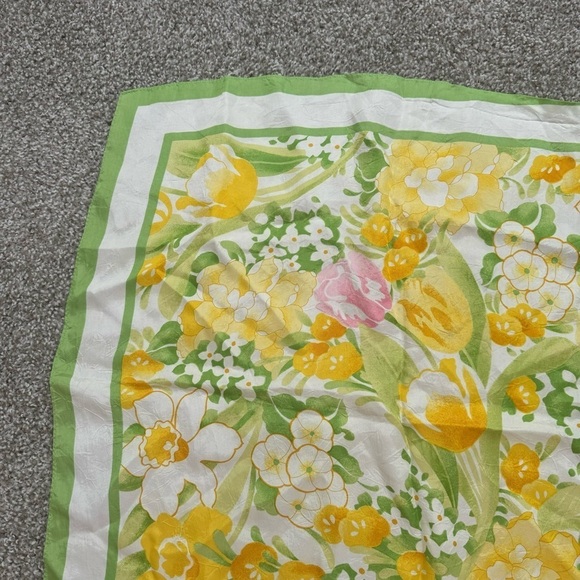 VTG Avon Floral Scarf Bright Colorful 90's Girly Dainty Burst of Spring - Picture 6 of 8
